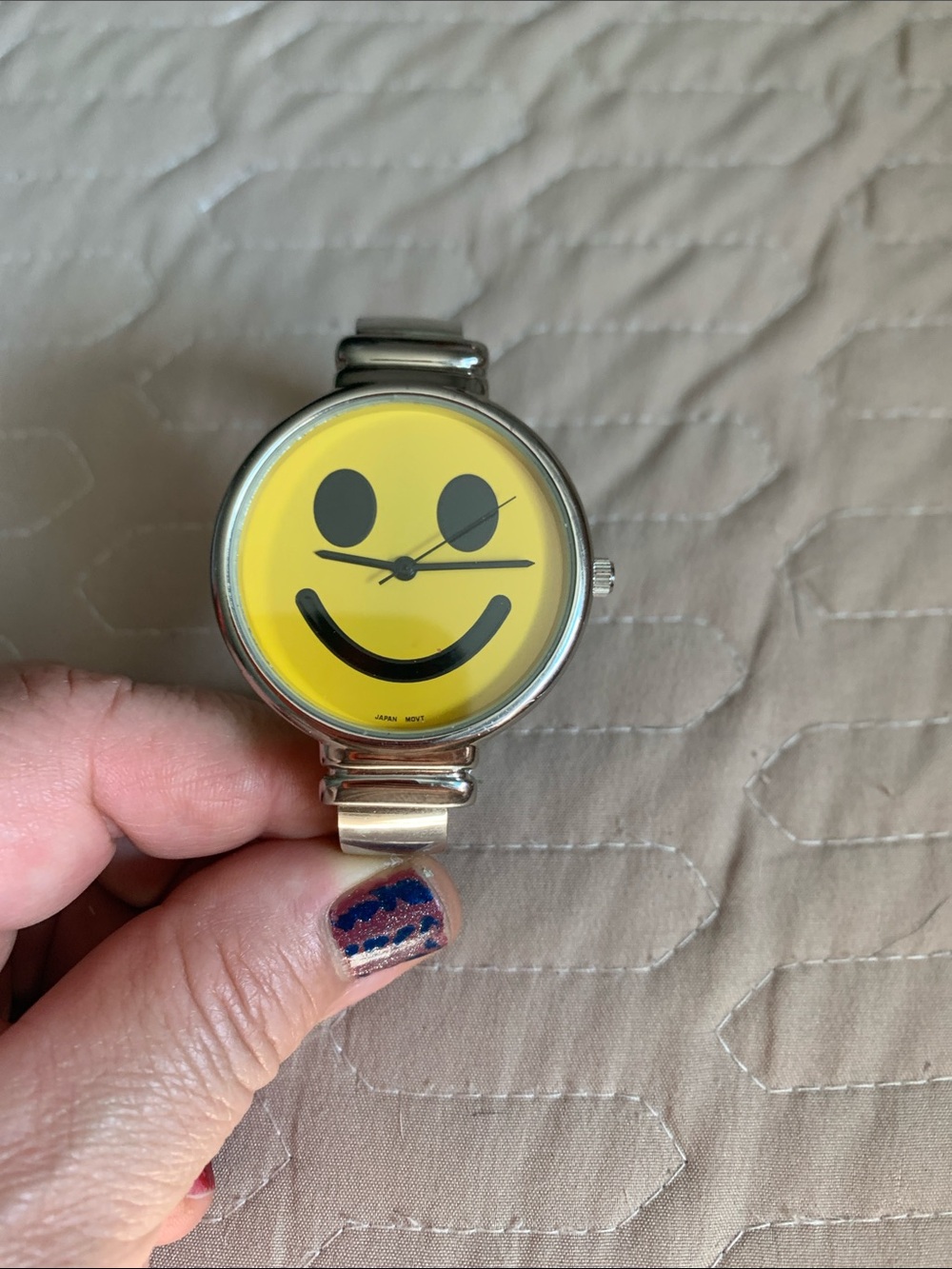 Vintage 90s Geneva Yellow Smiley Face Dial Silver-Tone Watch. need battery